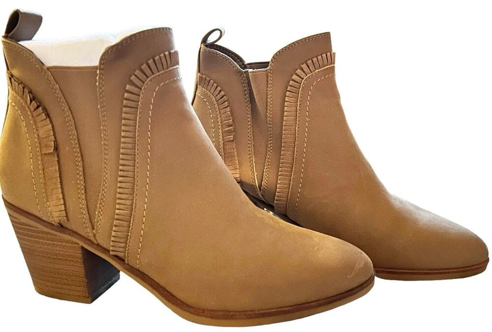 MIA Carrol Ruffle Boot 6 Tan Taupe NWOT Western Boho Heel Ankle Bootie Fringe